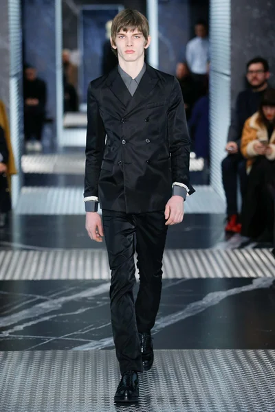 Look 49